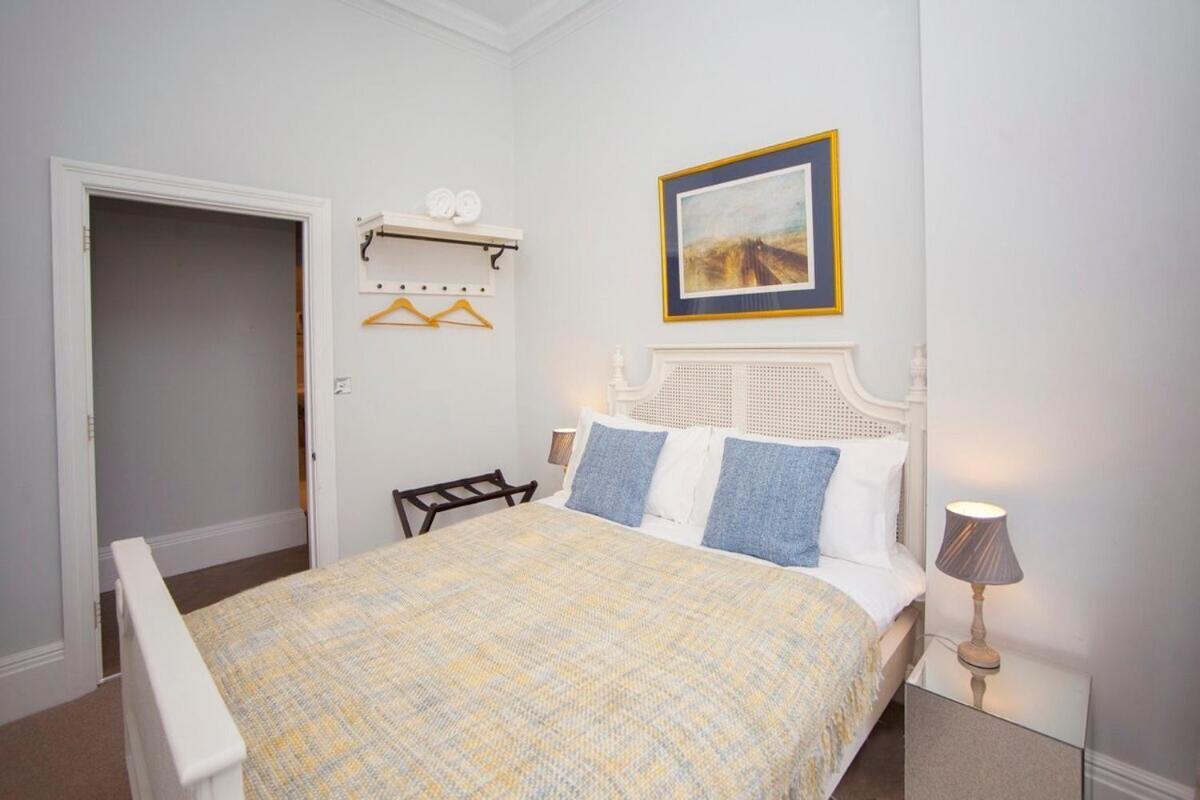 Stylish City Centre Apartment - Bath Kültér fotó