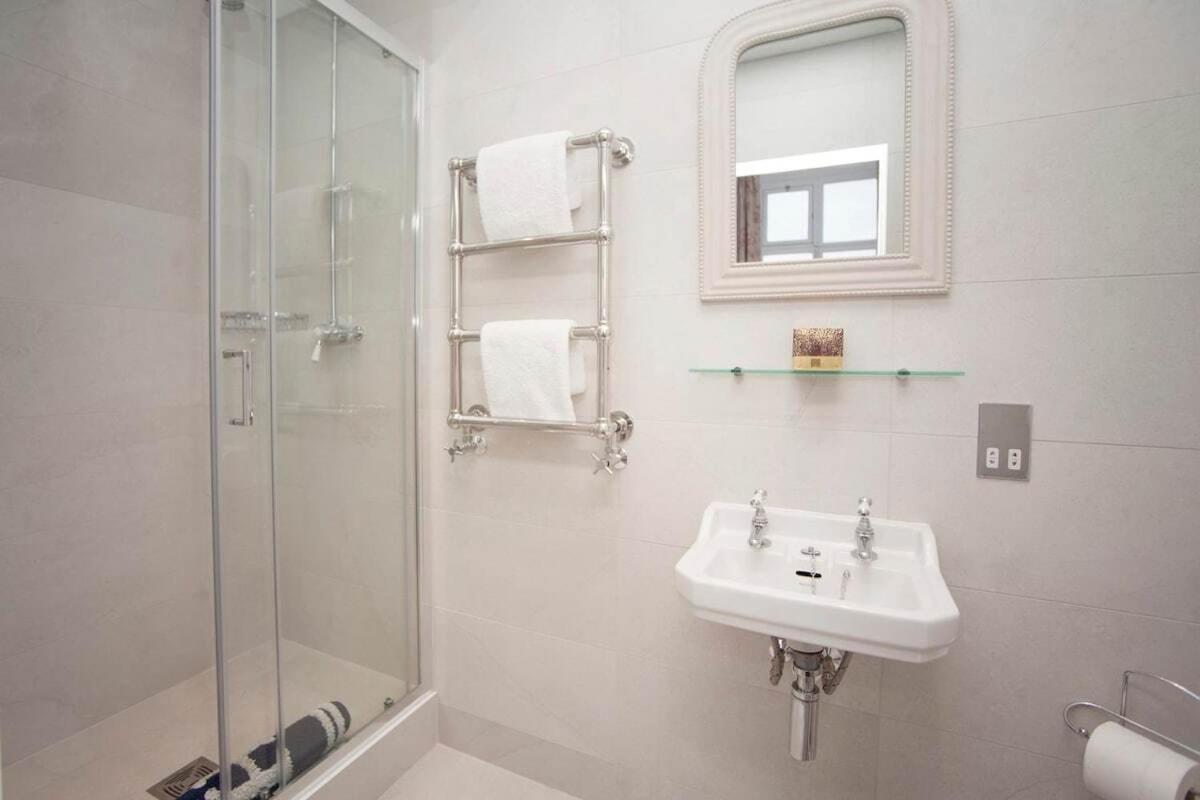 Stylish City Centre Apartment - Bath Kültér fotó
