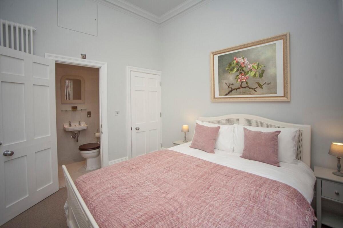 Stylish City Centre Apartment - Bath Kültér fotó